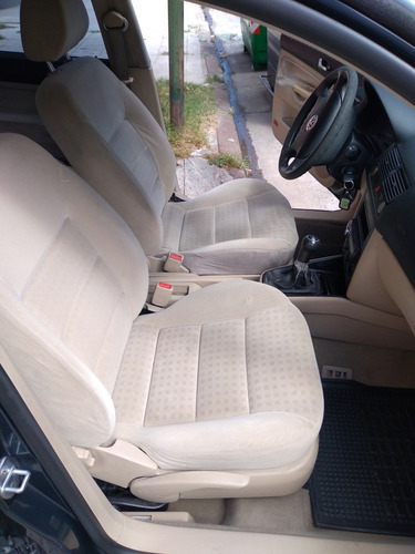 Volkswagen Golf 1.6 Conceptline 2001