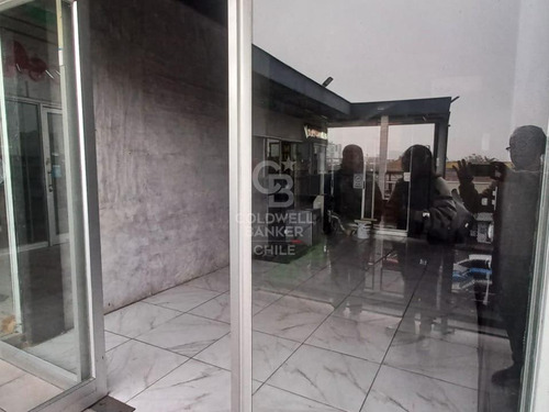 Local Comercial Con Gran Ubicación Y Flujo De Clientes
