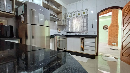 Sobrado À Venda | 3 Quartos | Suíte Com Hidro | Financiamento Disponível!