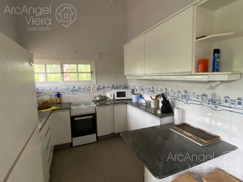Casa - La Arbolada - En Barrio Priado -punta Del Este