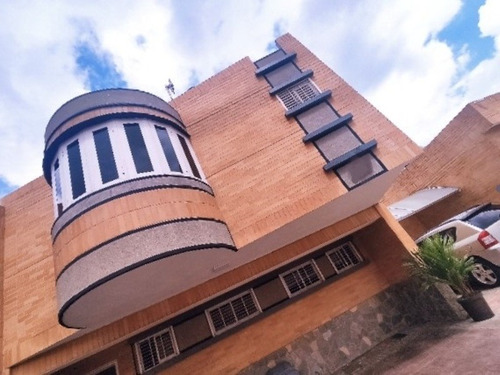 Mcarpio Townhouse En El Parral Res Villas Porta Nova