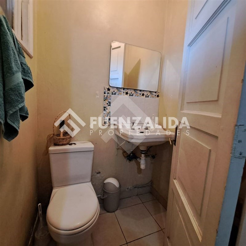 Casa En Venta De 5 Dorm. En La Cisterna