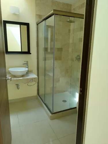 En Venta Casa En Puerta De Piedra, Equipada, Jardín, 3 Recamaras, Alberca
