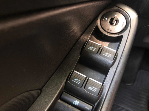 Imagen 17 de 18 de Ford Fiesta Kinetic Design 2018 1.6 Se 120cv