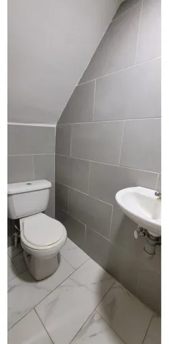 Vendo Local En Cabañas-bello-primer Piso-calle Amplia-parte Media