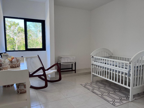 Casa En Venta En Mérida, Temozon Norte, Privada Amidanah,a 1 Mes