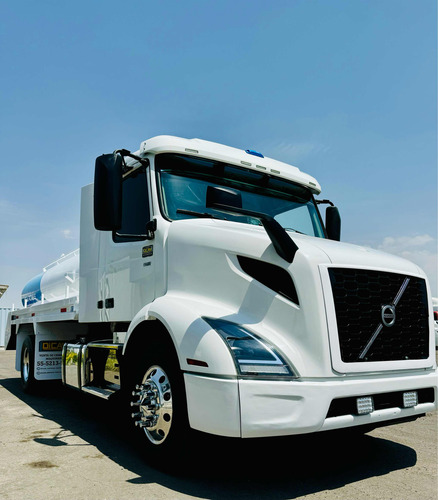 Pipa De Agua 10,000 Litros Camion Rabon Volvo Vnr 2019