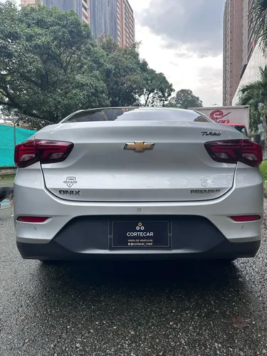 Chevrolet Onix 1.0T Premier Sedan At