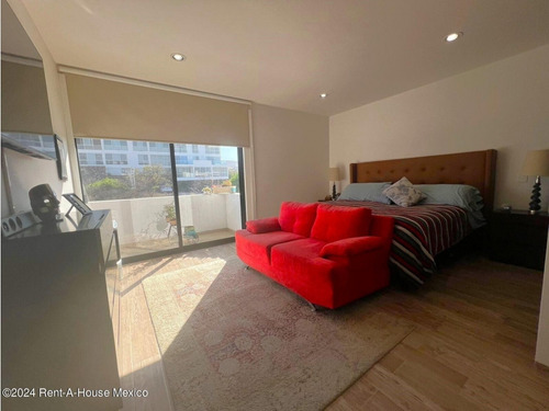 Zibatá Queretaro, Se Vende Casa Con 4 Recamaras Cada Uno Con Baño, Una En Planta Baja, Tiene Cuarto De Servicio Qh243673