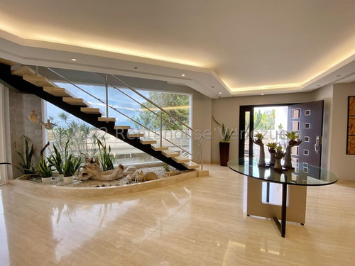 Exclusiva Casa En Venta Los Naranjos Del Cafetal Rah Mls25-9471