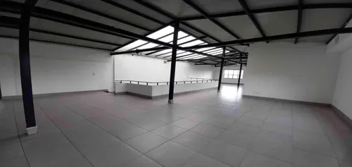 Local En Arriendo Centro (279060790).