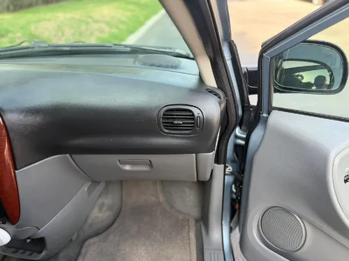 Chrysler Voyager Lx At
