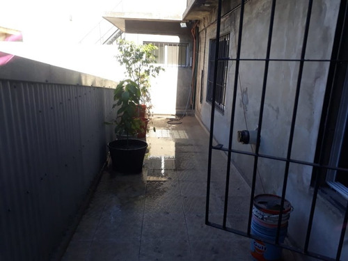 Imagen 2 de 14 de Galpon Con Vivienda En Venta En Wilde Oeste