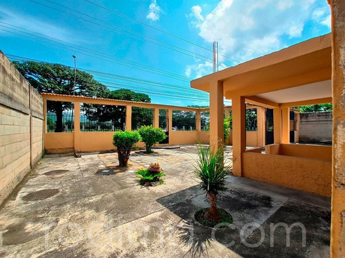 Imagen 2 de 19 de Casa En Intercomunal Ubicación Comercial