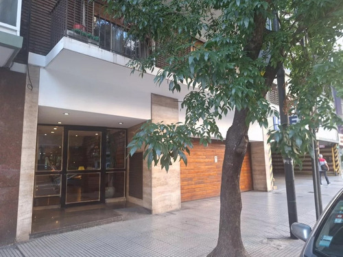 Venta Dpto De 3 Amb Con Patio En Av Rivadavia 5800, Caballito