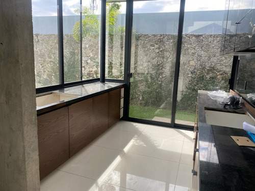 Hermosa Casa En Lomas De Cuernavaca Nueva En Privada Con P