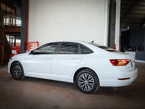 Imagen 7 de 15 de Volkswagen Vento 2019 1.4 Comfortline 150cv At