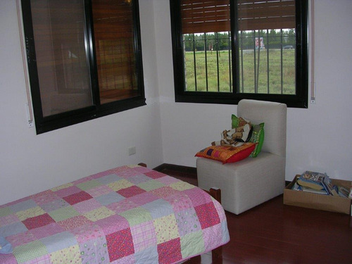 Imagen 16 de 29 de Casa De 3 Dormitorios En Venta Con Pileta Y Galería Hostal Del Sol