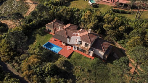 Casa En Venta Las Cumbres 3 Dormitorios - Ref : Pbi598