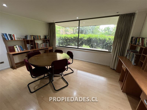Departamento En Venta De 2 Dorm. En Las Condes