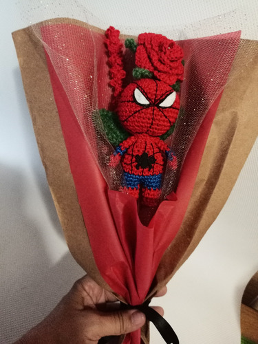 Ramo De Flores Tejidas Spiderman