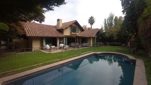 Linda Y Luminosa Casa En El Huinganal Cerca Colegios