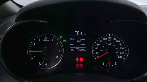 Imagen 12 de 15 de Kia Forte Sedan 2018 4p Lx, Tm6, Bl, F. Niebla, R-16