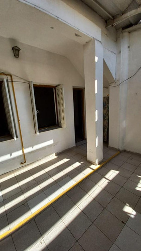Imagen 12 de 12 de Pasillo 1 Dormitorio Con Patio A Reciclar