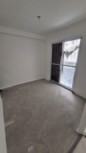 Apartamento Em Santos Com 2 Dormitórios, 1 Vaga De Garagem Para Carro, 1 Banheiro, Sala, Cozinha, Área De Serviço E Varanda