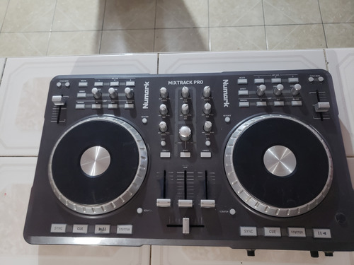 Numark Mixtrack Pro (Usado)