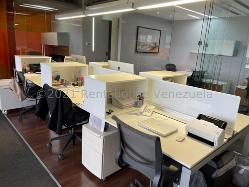 Bellísima Oficina En Venta En Los Palos Grandes 24-11576