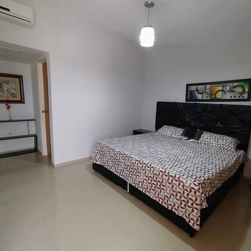 Imagen 8 de 14 de Town House En Caraballeda. 0414-2250913