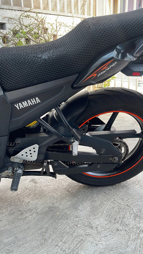 Moto Yamaha 2013 19,000 Kilometraje Único Dueño No Debe Nads