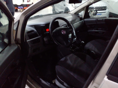Imagem 5 de 15 de Fiat Punto Attractive 1.4 (flex) Flex M