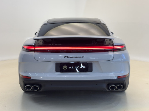 Porsche Panamera 4 E-HYBRID