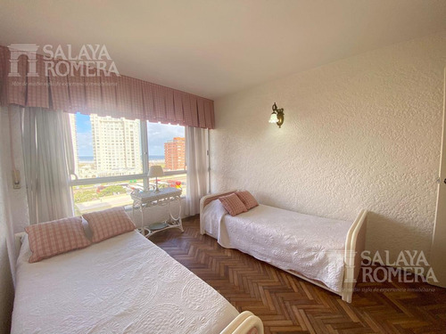 Imagen 8 de 16 de Venta Apartamento Edificio Malecon - 3d Servicio - Playa Mansa Ref:4204000