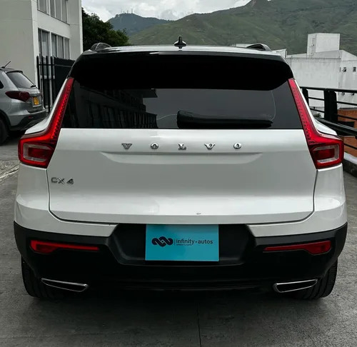 Volvo XC40 2.0 T4 R-Desing