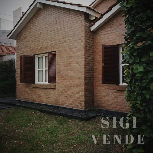 Impecable Casa En Venta Estilo Ingles Entre Nvo Urca Y V Esc