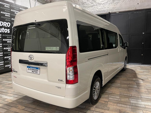 Imagen 5 de 16 de Toyota Hiace Commuter Gl 2022