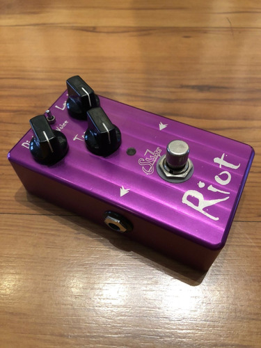 Pedal Suhr Riot Distortion - Usado