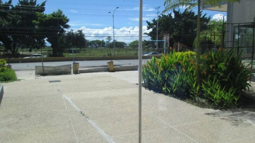 Imagen 13 de 17 de Local Grande A Estrenar 260m Douglas Rivero D.r.