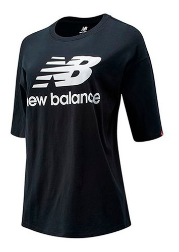 Camiseta New Balance Essentials Oversized