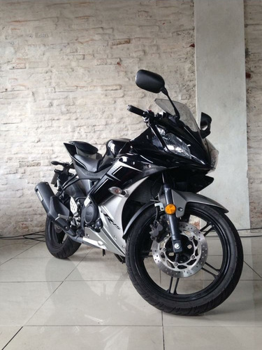 Yamaha R15