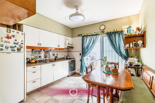 Venta Duplex Ph Tipo Casa 4 Ambientes 139m² Con Patio Jardín Parrilla 3 Baños Único En Boedo Almagro