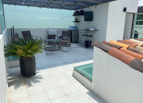 Venta De Casa Nueva Residencial En Toluca, Cacalomacán. Amplio Jardín Y Roof Garden. 5 Estacionamientos. 4 Recámaras. 3 Baños Completos. Para Estrenar Gran Oportunidad. Recursos Propios.
