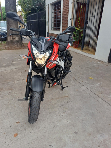Rouser Ns 200