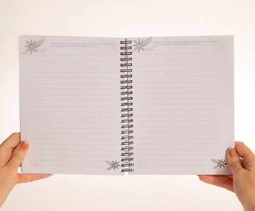 Imagen 3 de 6 de Cuaderno Con Versículo Floral