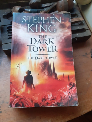 Stephen King //  The Dark Tower