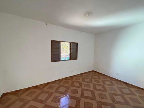 Imagem 9 de 16 de Casa De 2 Quartos,sala,cozinha,banheiro E 1-vaga De Garagem