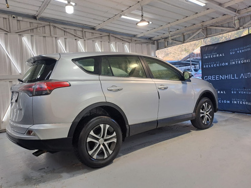 Toyota RAV4 Std 4x2 722cl0